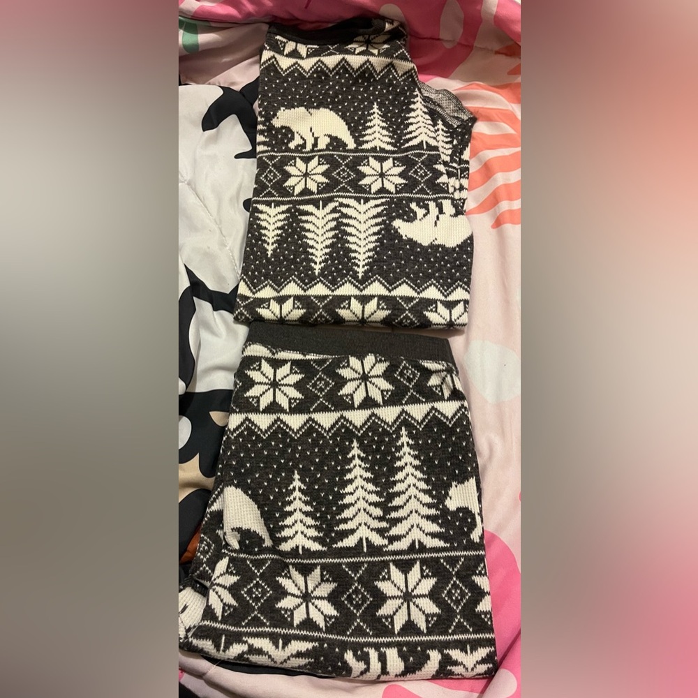 Old Navy Holiday Polar Bears Pajama Set